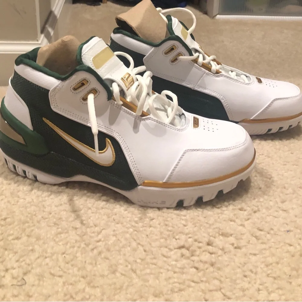 Authentic Nike Air Zoom Lebron James St Vincent-Mary SVSM shoes NWOT size 10.5 - Picture 5 of 6